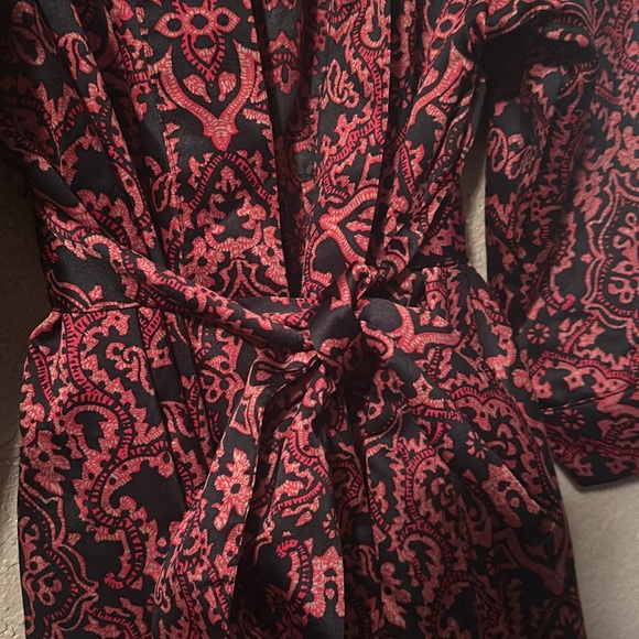 Brand news robe cabernet by sleep sense size small - Picture 3 of 3